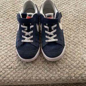 Boys Nike shoes 1.5 worn once original 80$